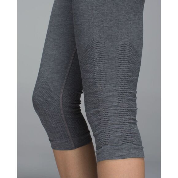 Lululemon In The Flow Crop II - Picture 5 of 11